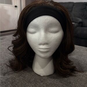 Chelsey Smith Crowns Deondre HB in Brunette-comes w/extra HB in gray